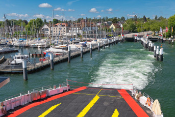 Konstanz 2245-2024, Auslaufende Fähre in Staad