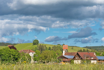 Überlingen 4961-2024, Ortskern mit Kirche in Billafingen