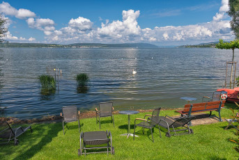 Seefelden 0160-2024, Hochwasser am Seeufer