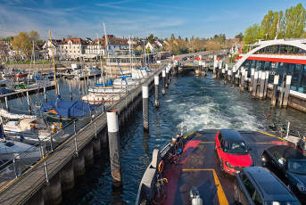Konstanz 2198-2024, Auslaufende Fähre in Staad