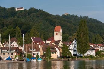 Bodman 0091-2010, Blick vom Wasser auf Ortskern und Bodanrück