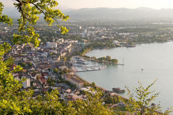 Bregenz 0475-2010, Blick von Lochau auf Bucht und Hafen