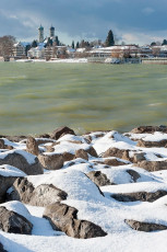 Friedrichshafen 489-2010, Verschneites Seeufer und Schlosskirche