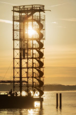Friedrichshafen 0823-2012, Molenturmsilhouette vor Sonne