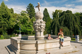 Friedrichshafen 151-2008, Zeppelinbrunnen