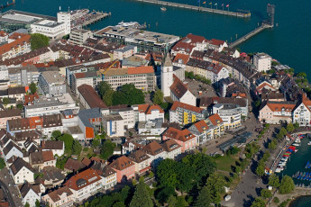 Friedrichshafen 257-2008, Luftaufnahme Innenstadt und Hafen