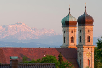 Friedrichshafen 427-2009, Schlosskirche und Säntis