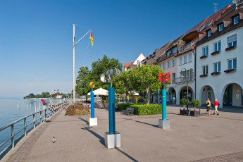 Friedrichshafen 604-2010, Promenade mit Blick zur Schlosskirche