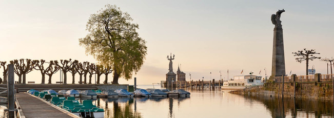 Konstanz 179-2009 PANO, Gondelhafen und Hafeneinfahrt