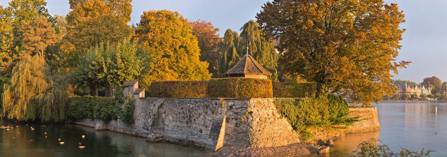 Konstanz 0830-2013 PANO, Pavillon beim Inselhotel und Seestraße