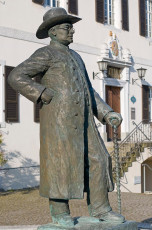 Hagnau 200-2008 B, Hansjakob-Brunnen und Rathaus