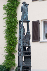 Hagnau 229-2008 B, Schneeballsäule am Löwenplatz