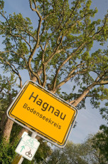 Hagnau 393-2008, Ortseingangsschild am See