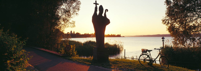 Reichenau, St Pirmin in der Abendsonne