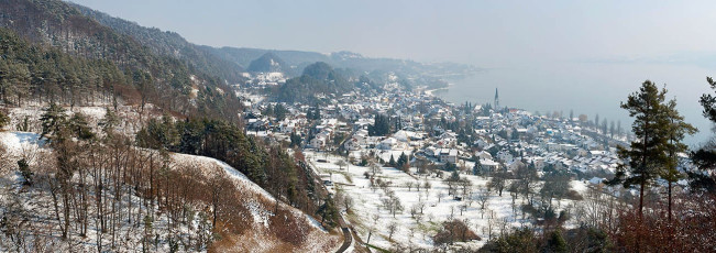 Sipplingen 0220-2010 PANO, Dorf und See im Schnee