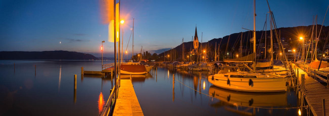 Sipplingen 0742-2014 PANO, Hafen und Kirche zur Blauen Stunde