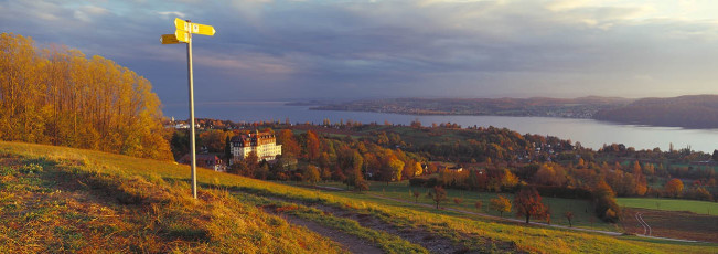 Überlingen, Wanderweg bei Schloss Spetzgart