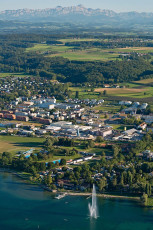 Kreuzlingen 0012-2012, Luftaufnahme Ort mit Springbrunnen und Al