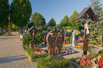Hagnau 275-2008, Friedhof