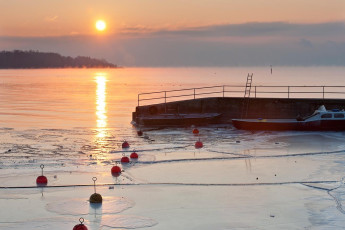 Hagnau 0753-2012, Vereister Westhafen im Sonnenaufgang