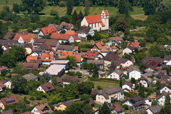 Horn 0004-2010, Luftaufnahme Ortskern mit Kirche