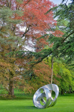 Mainau 1100-2014, Stahlskulptur von Carlo Borer im Arboretum