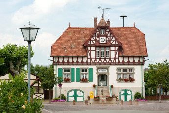 Iznang 0116-2010, Rathaus