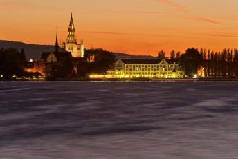 Konstanz 0410-2011, Stadtsilhouette im Abendrot