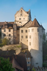 Meersburg 0826-2012, Nordseite der Alten Burg im Morgennebel