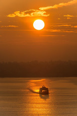 Meersburg 1011-2012, Fähre im Sonnenuntergang