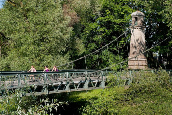 Langenargen 0032-2009, Kabelhängebrücke über die Argen bei Go