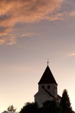 Reichenau 166-2009, Abendwolke über der Stiftskirche Sankt Geor