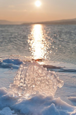 Reichenau 0417-2012, Eisformation am Ufer bei Niederzell im Gege