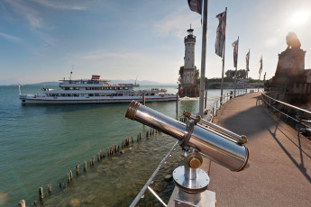 Lindau 0817-2011, Fernrohr an der Hafeneinfahrt