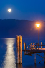 Sipplingen 0396-2012, Vollmond über der Schiffslände