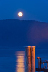 Sipplingen 0401-2012, Vollmond über Lände und Bodanrück