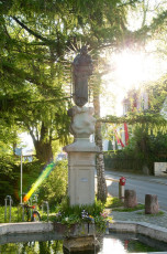 Überlingen 0361-2008, Marienbrunnen beim Museum