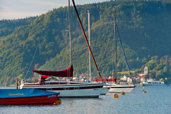 Ludwigshafen 0139-2011, Ankernde Boote und Blick auf Bodman