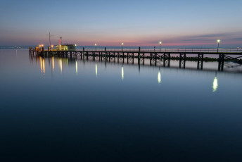 Hagnau 0998-2015, Schiffslände in der Abenddämmerung
