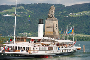 Lindau 1355-2015, Dampfschiff Hohentwiel beim Einlaufen im Hafen