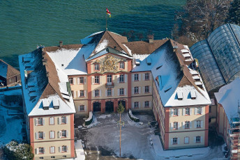 Mainau 0876-2013, Luftaufnahme Schloss im Winter