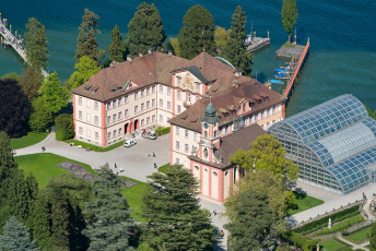 Mainau 0880-2013, Luftaufnahme Schloss, Kirche, Palmenhaus