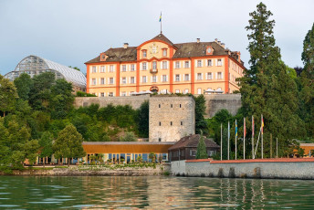 Mainau 1515-2015, Mainauschloss vom Wasser aus