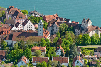 Meersburg 1127-2013, Luftaufnahme Oberstadt mit Burg und Kirche