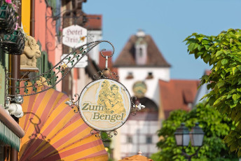 Meersburg 1185-2013, Ladenhänger vor Untertor