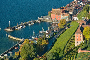 Meersburg 1353-2013, Luftaufnahme Unterstadt mit Hafen