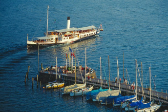 Meersburg, Hohentwiel an der Hafeneinfahrt
