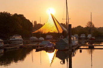 Radolfzell 0159-2011, Sonnenaufgang hinter der Konzertmuschel am
