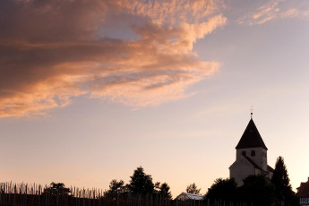 Reichenau 175-2009, Abendwolke über der Stiftskirche Sankt Geor