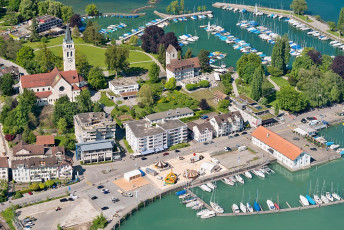 Romanshorn 0062-2013, Luftaufnahme Stadtkirche und Hafen